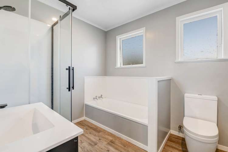 245 Vipond Road Stanmore Bay_12