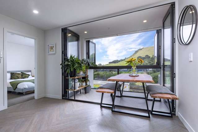 Sunny & warm apartment with direct mountain views