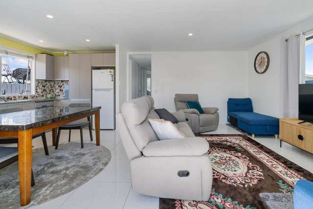 2/18 Kennington Drive Clendon Park_2