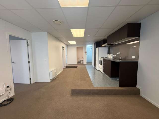 Spacious 3-Bedroom Apartment – Prime Courtenay Place