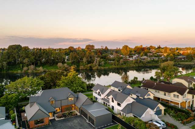 Beautiful Riverside Retreat