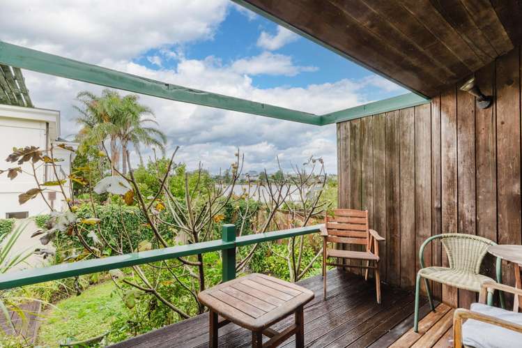 134 Lake Crescent Hamilton Lake_16