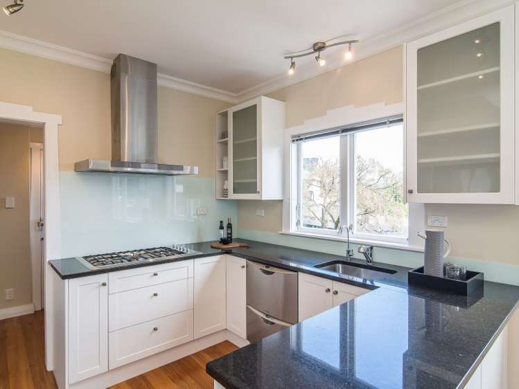 10 Cavendish Square Strathmore Park_6