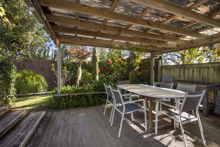 8B Citrus Ave 11557_17