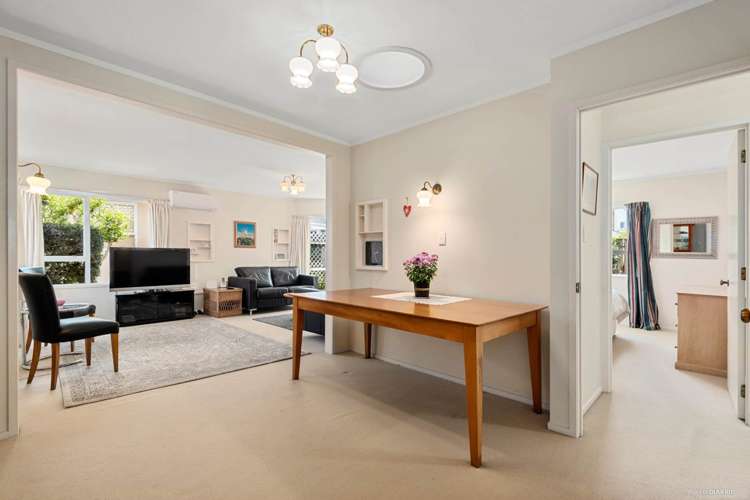 8/10 Gerard Way Saint Johns_5