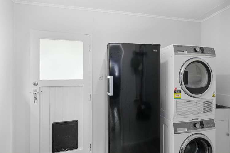 7 Waipuna Grove Stokes Valley_13