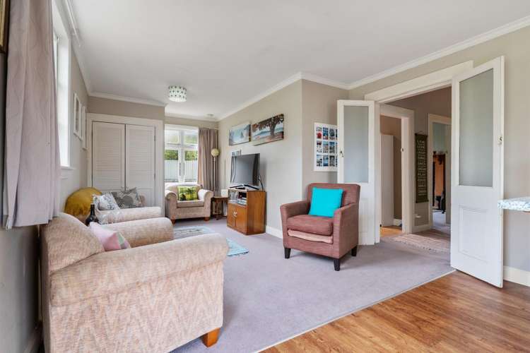 495 High Street South Carterton_9