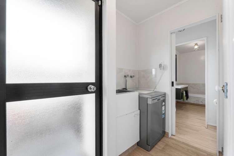 15 Ferndown Close Brookfield_12