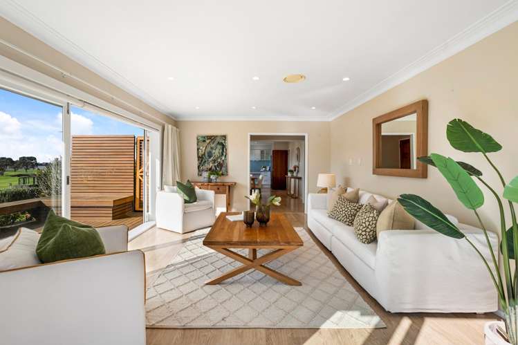 77 Kiwi Esplanade Mangere Bridge_3