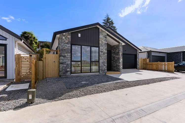 173 Otuwairoa Esplanade Opaheke_22
