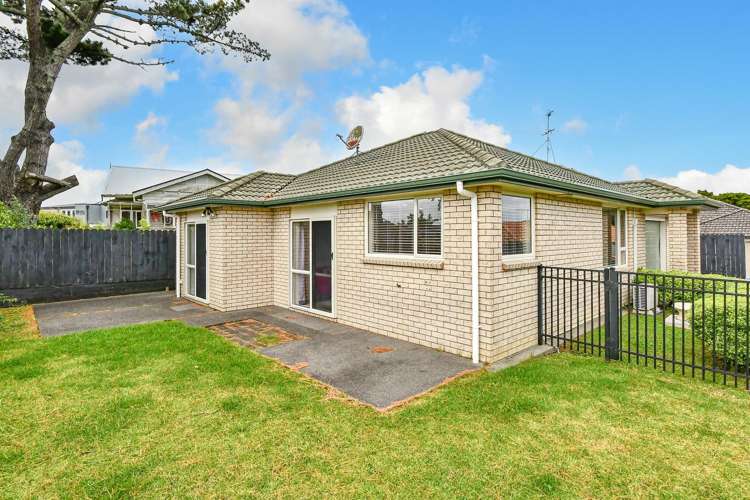 6 Richard Halse Drive The Gardens_11