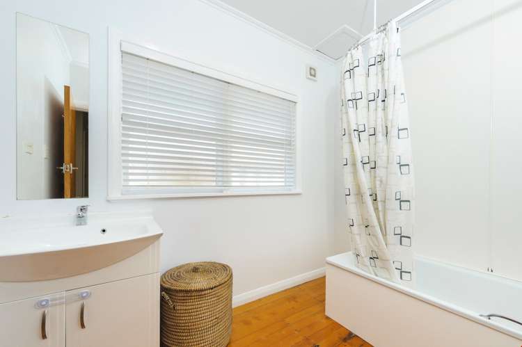 2/31 Clonbern Road Remuera_8