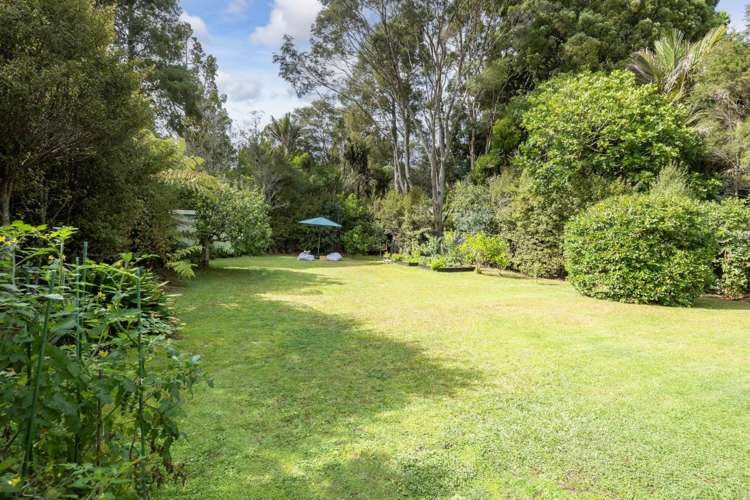8 Rimutaka Place Titirangi_19
