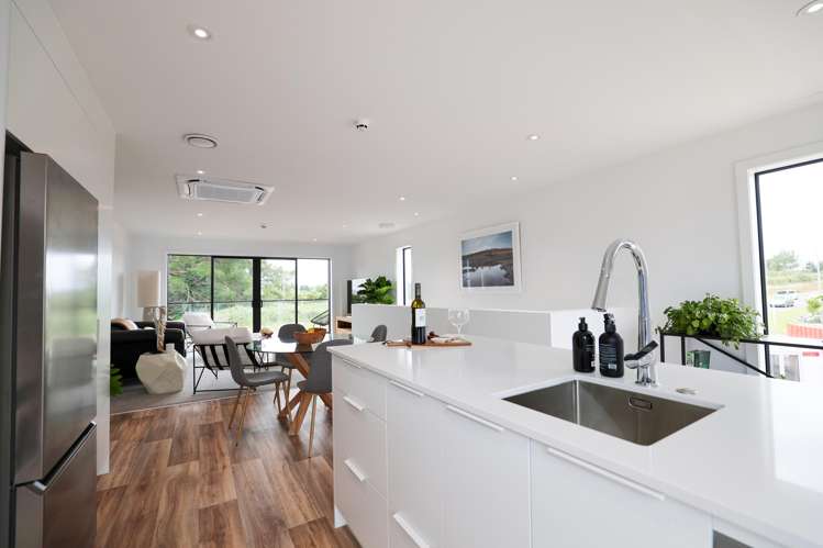 14/15 Keehan Drive Hilltop_3