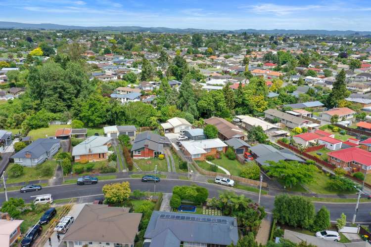 24 Anthony Crescent Bader_10