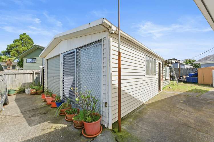 21 Sharland Avenue Manurewa_13