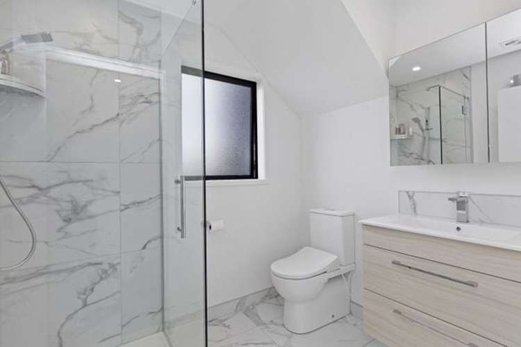 8/10 Avery Grove Boulcott_6