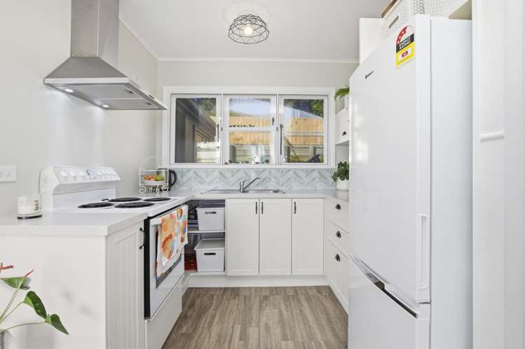 8A - 8B Devon Place Cannons Creek_10