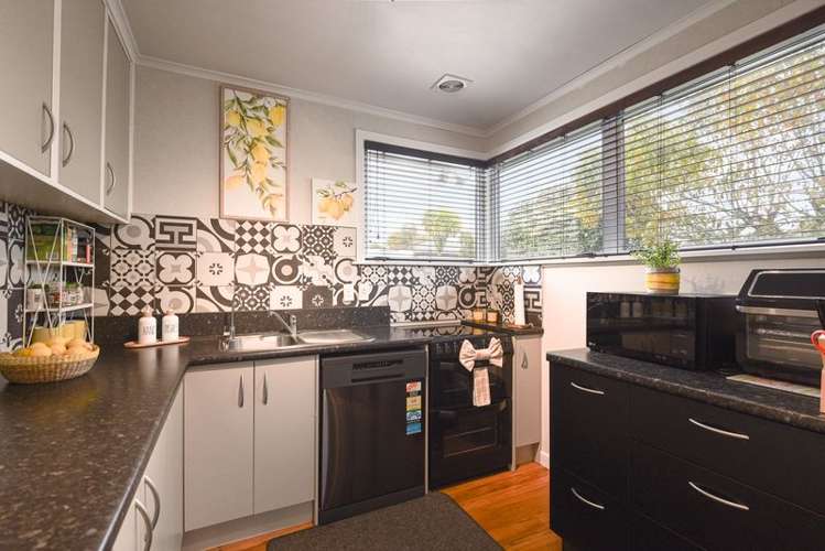 17 Glenfield Road Owhata_16