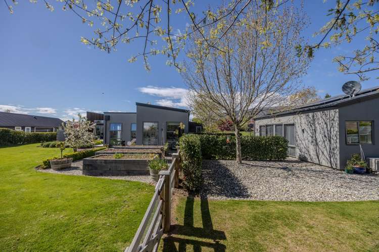 17 Mountain View Drive Wanaka_34