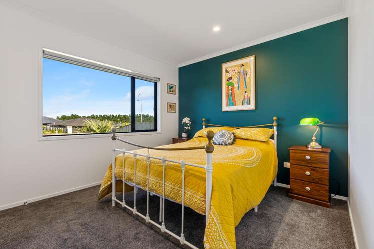 32 Honeyfield Drive Whalers Gate_24