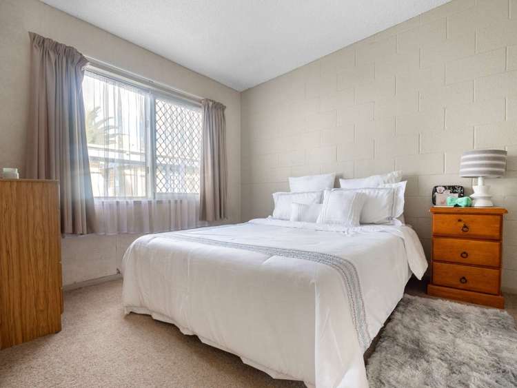 2/100 River Road Hamilton East_8