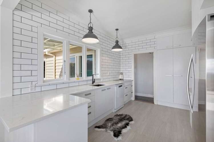 1406 Awhitu Road Pollok_5