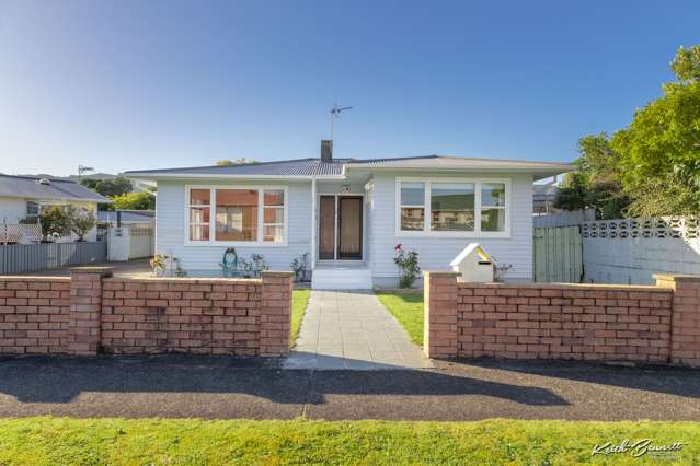 51 Holyoake Crescent Avalon_1