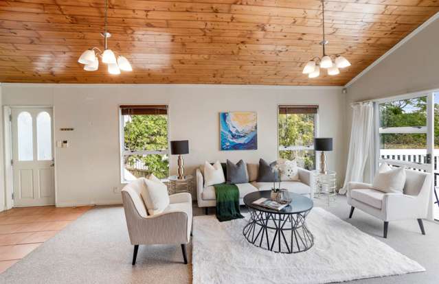 2/154 Sunset Road Unsworth Heights_4