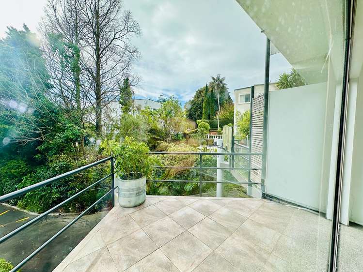 10A/6 Sarsfield Street_0