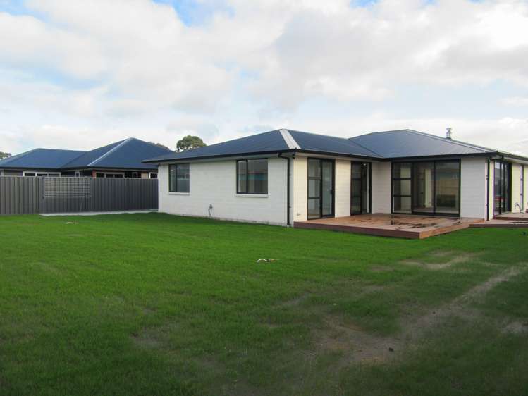 7 Fortis Place Lytton West_15