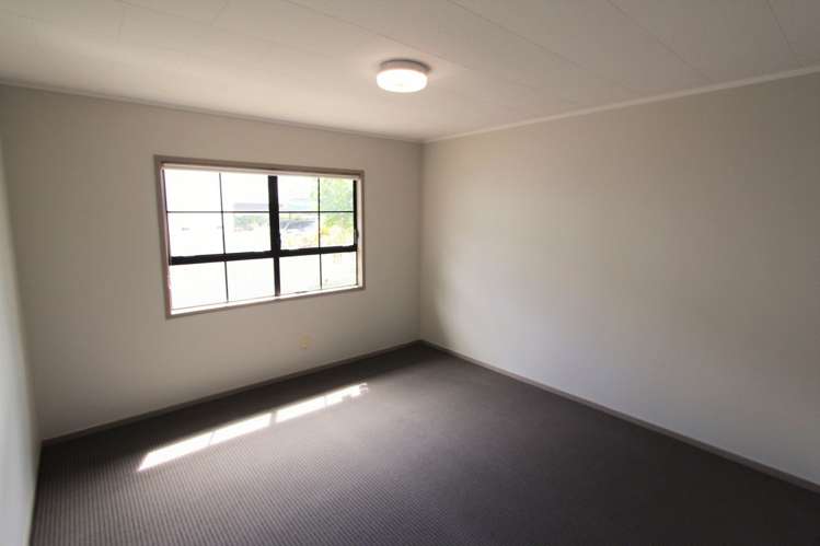 98 Burundi Avenue Clendon Park_5