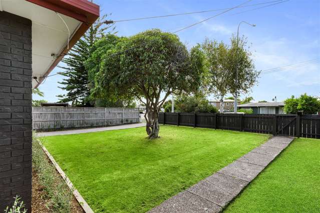 42 Yeovil Road Te Atatu Peninsula_3