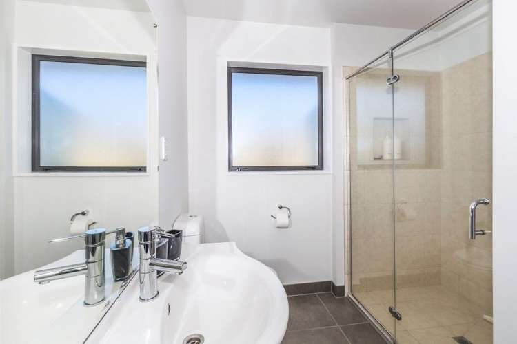 1 Papaumu Green Parklands_6