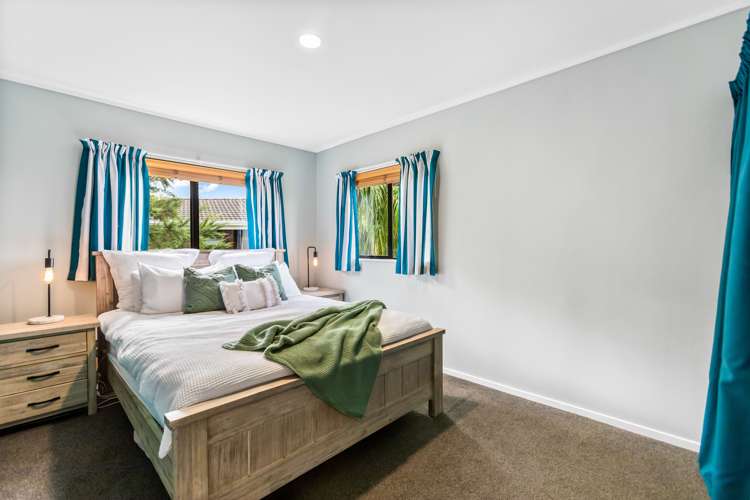 2/88 Gosford Drive Botany Downs_13