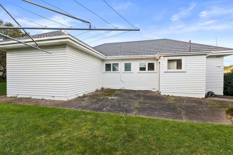 17 Hampton Hill Road Tawa_12