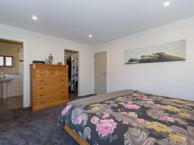 54 Dale Street Albert Town_11