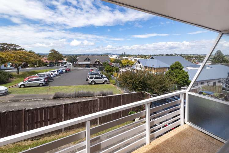 2/1 Picton Street Howick_12
