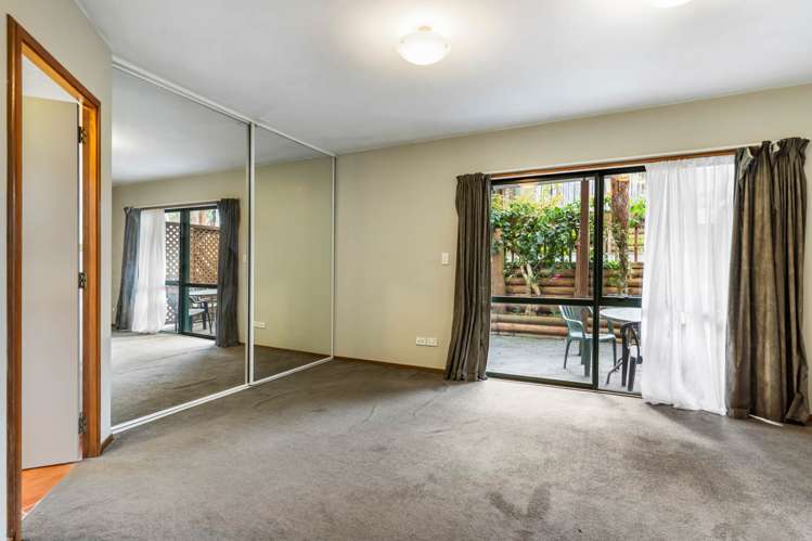 2/14 White Swan Road Mt Roskill_8