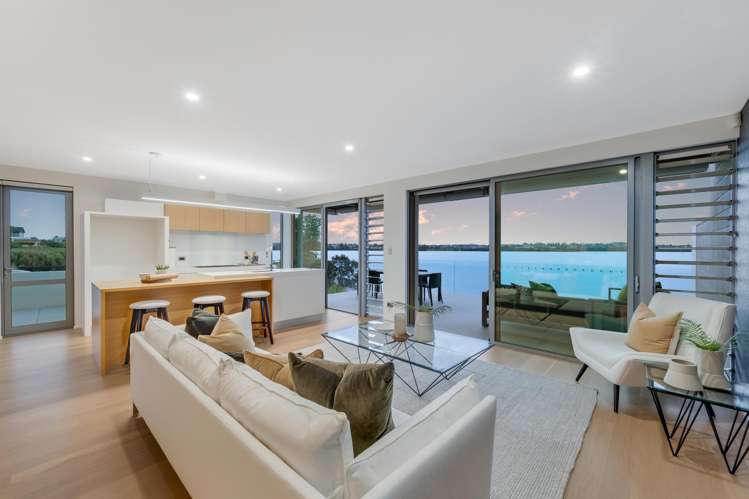 2/42 Bramley Drive Farm Cove_8