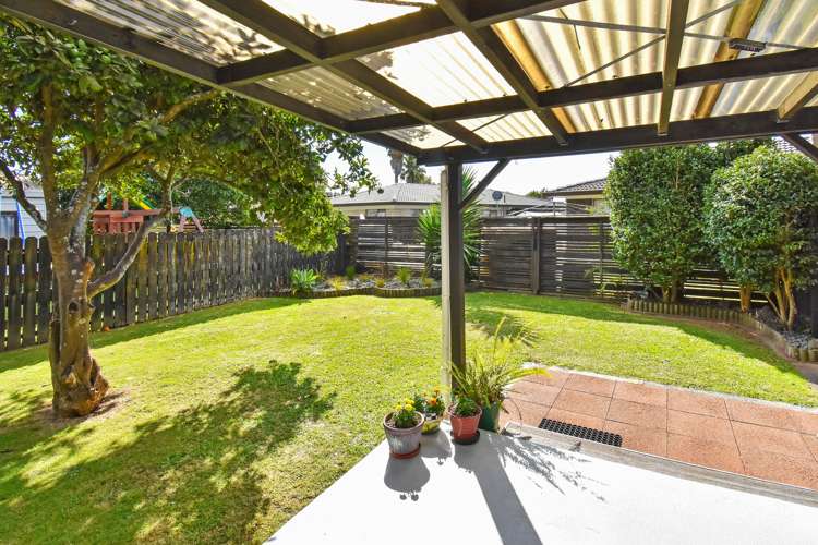 2/11 Beaumaris Way Conifer Grove_1