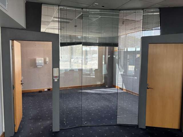 377sqm Commercial Space in Levin For Lease