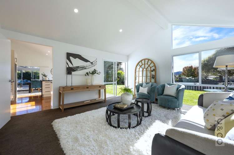 4 Vintners Close_1