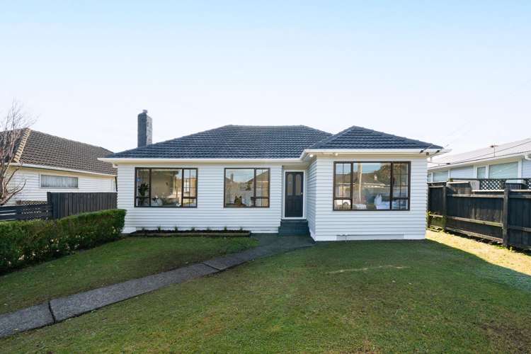 16 Russell Road Wainuiomata_18