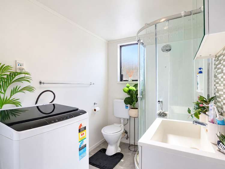 64 & 64A Aurora Terrace Hillcrest_13