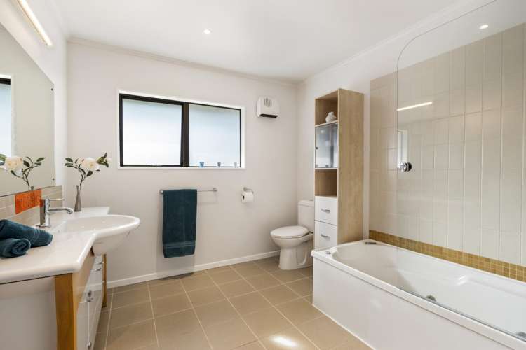 8 Clayden Drive Gulf Harbour_19