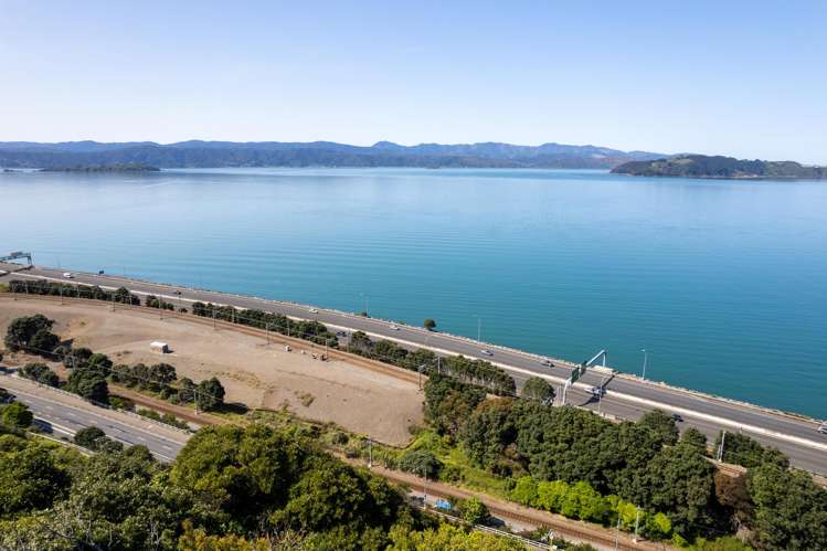 22 Sovereign Point Kaiwharawhara_4