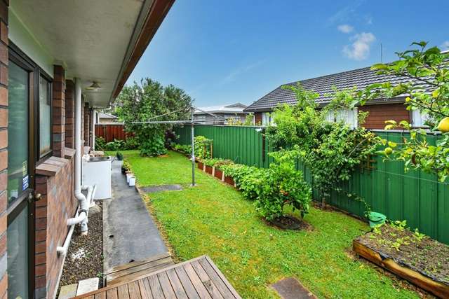 2/24 Grove Road Papakura_3