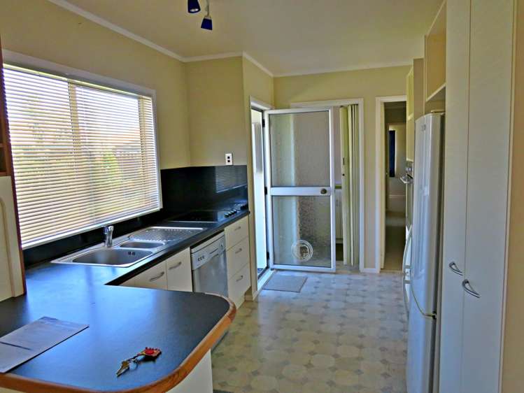 28 Bluewater Place Wattle Downs_13