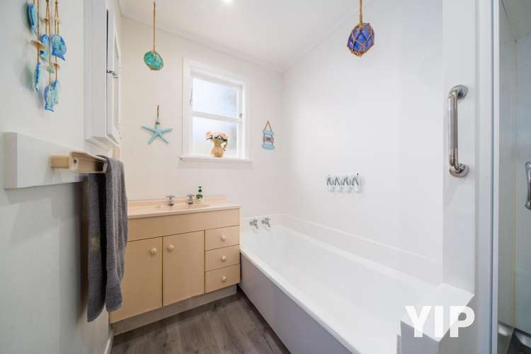 2 Griffiths Grove Newlands_13